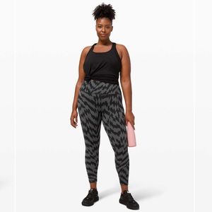 Lululemon Wunder Train High-Rise Tight 25”
Voltage Graphite Grey Black